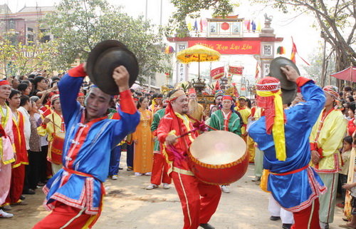 lễ hội Thổ Hà truyền thống 