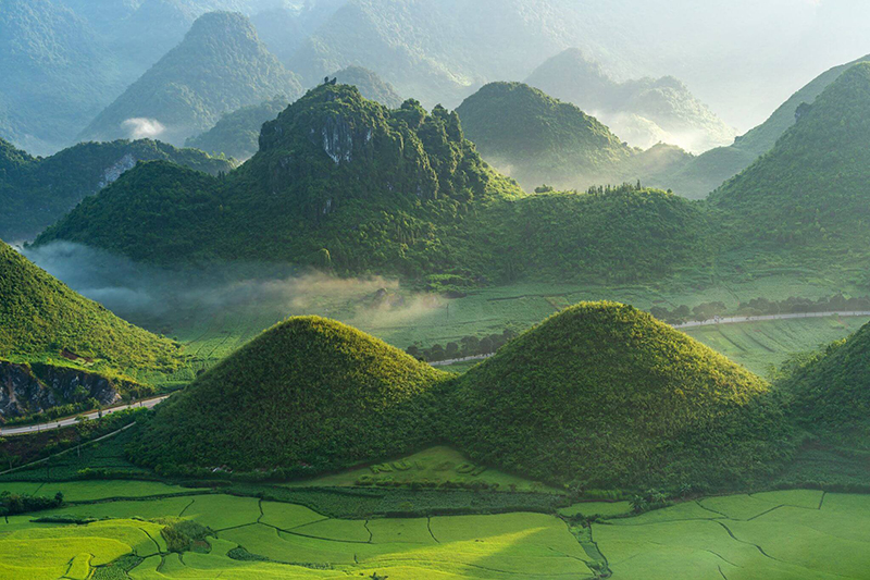 Núi đôi Quản Bạ