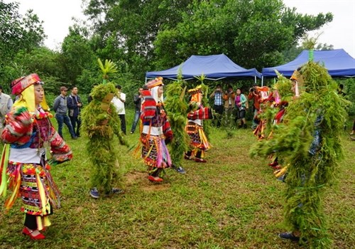 lễ cúng truyền thống của người đồng bào dân tộc Lô Lô