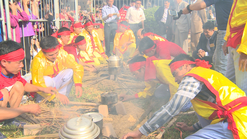 Hội thi Kéo lửa - Thổi cơm 